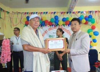 पत्रकार पप्पु गुरुङ दोधाराचाँदनीमा सम्मानित