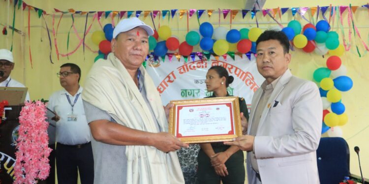पत्रकार पप्पु गुरुङ दोधाराचाँदनीमा सम्मानित