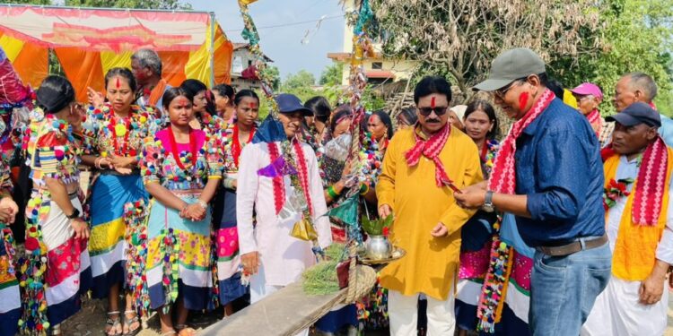 कञ्चनपुरको वेदकोटमा ‘सावनको डोला’ सुरु, राना समुदायमा उत्साह
