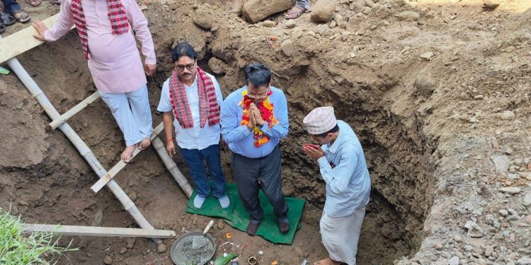 कञ्चनपुरको वेदकोटमा जनता माध्यमिक विद्यालयको पक्की भवन शिलान्यास