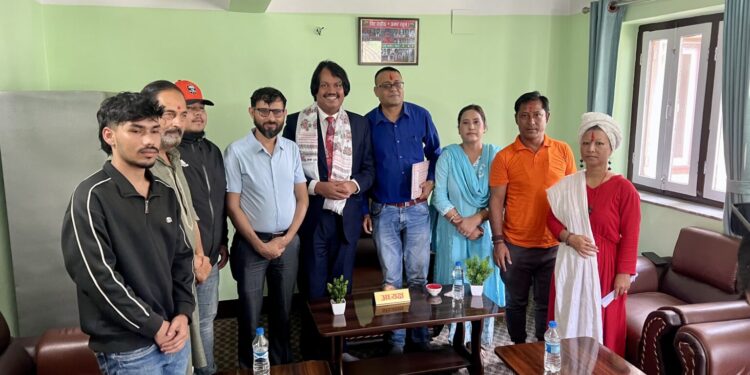 खस–आर्य राष्ट्रिय संयोजक लक्ष्मी खड्का सहितको टीम जनमत पार्टीमा प्रवेश गरि लिए ‘मिसन ८४’ को लक्ष्य