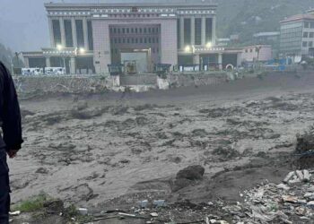 रसुवागढीको मितेरीपुल भोटेकोशी बाढीले बगायो, तटीय क्षेत्रमा सतर्कता अपनाउन आग्रह