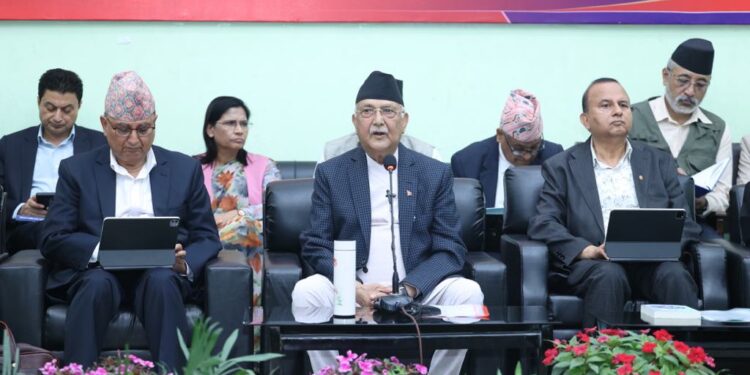 एमाले बैठकमा पूर्वराष्ट्रपति भण्डारीलाई राजनीतिमा रोक्ने निर्णय, ओलीको एकल निर्णयशैलीको विरोध