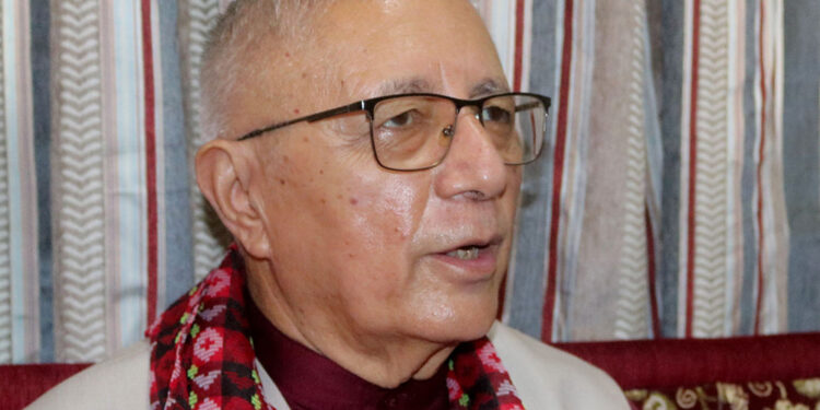 बर्खास्त हुनुपर्ने मन्त्री मन्त्रिपरिषद बैठकमा, काँग्रेस ‘साक्षी किनाराका सदर’ बन्यो- डा. शेखर कोइराला