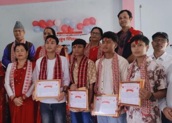 कञ्चनपुरमा सामुदायिक विद्यालयका उत्कृष्ट विद्यार्थी सम्मानित