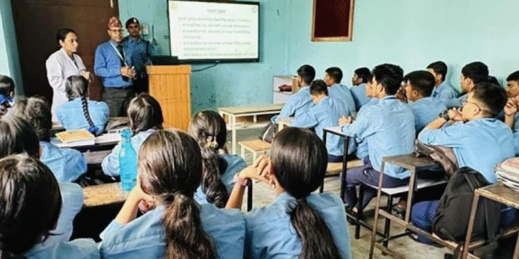 काठमाडौं महानगरका ८७ सामुदायिक विद्यालयमा तिहारअघि स्मार्ट बोर्ड जडान हुने