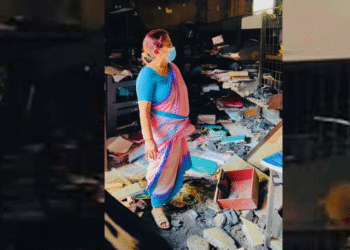 जलेर खण्डहर बनेको आफ्नो घर देखेपछि राधिका शाक्य भक्कानिन्
