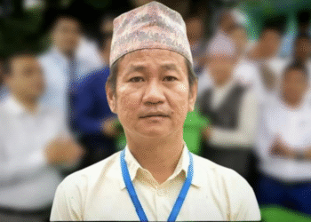 हर्क साम्पाङले दल दर्ताका लागि निर्वाचन आयोग पुगेर दिए निवेदन