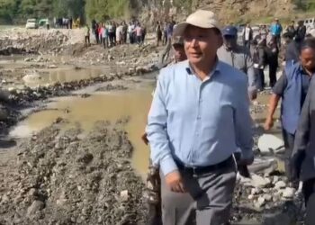 मन्त्री कुलमान घिसिङद्वारा बीपी राजमार्गको अवलोकन, असोज २४ सम्म ट्र्याक खुलाउने निर्देशन