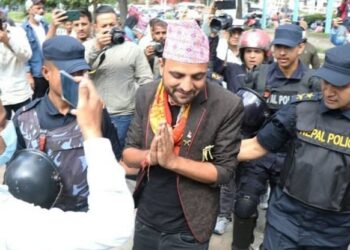 डा. भुसालले गाँजा खाएको पाइएपछि सुधार केन्द्र पठाउने गरी परिवारको जिम्मा लगाइयो