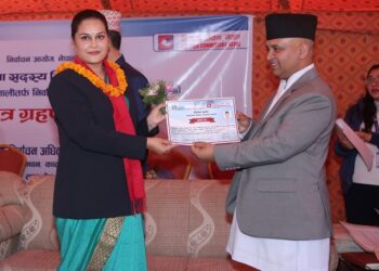 समानुपातिक सांसदलाई प्रमाणपत्र, तस्वीरहरू