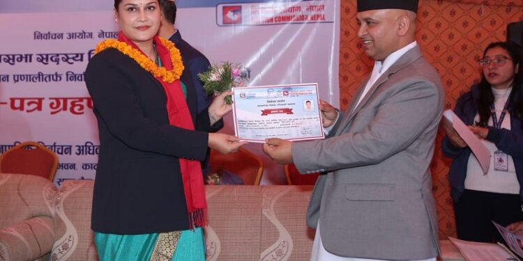 समानुपातिक सांसदलाई प्रमाणपत्र, तस्वीरहरू