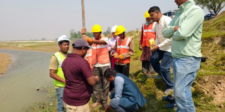 दोदा नदीको कटान रोक्न लालझाडीमा ६०० मिटर जैविक तटबन्ध निर्माण सुरु