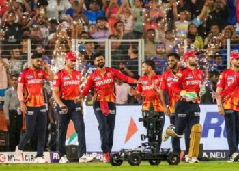 दिल्लीले दिएको २६४ रनको विशाल लक्ष्य पञ्जाबले ७ बल अगावै पूरा गर्‍यो