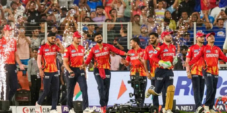 दिल्लीले दिएको २६४ रनको विशाल लक्ष्य पञ्जाबले ७ बल अगावै पूरा गर्‍यो