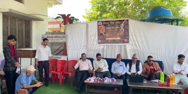 वेदान्तका विद्यार्थीद्वारा आफैँले रोबोट बनाएर फुटबल प्रदर्शनी