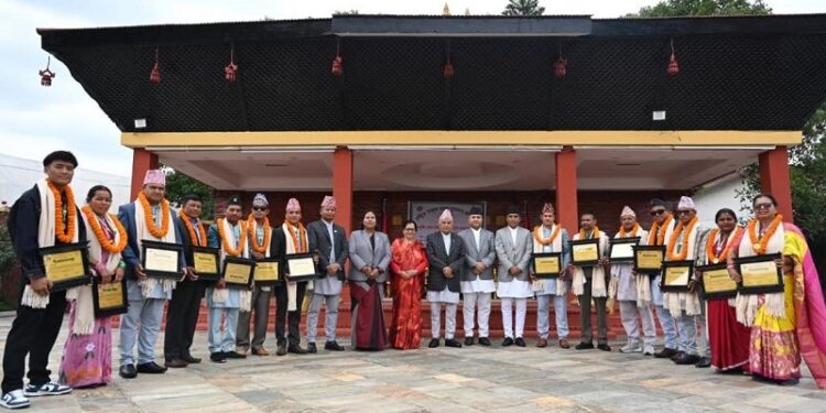देशभरबाट १४ उत्कृष्ट किसानलाई जनही २ लाख रुपैयाँसहित सम्मान