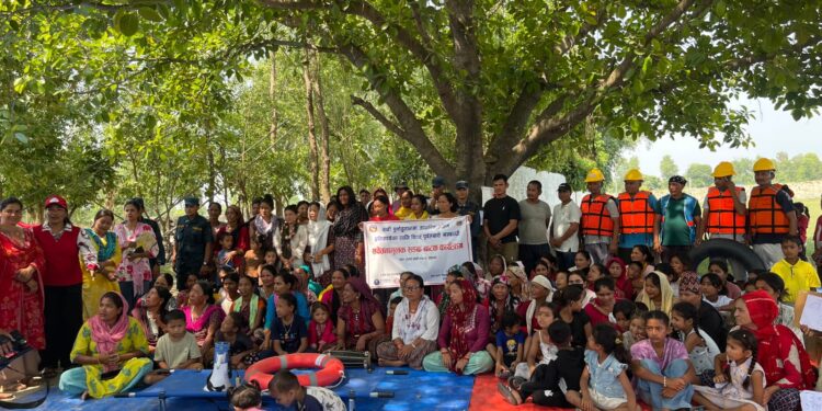 दोधारा चाँदनीमा बाढी पूर्वकार्य सम्बन्धी सचेतनामूलक सडक नाटक प्रदर्शन