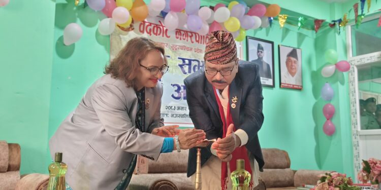 स्वास्थ्य, शिक्षा र पूर्वाधारलाई प्राथमिकता दिँदै वेदकोटले ल्यायो १ अर्ब ३ करोड बढीको बजेट