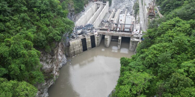 विद्युत् उत्पादनको तयारीमा राहुघाट, सुरुङमा पानी प्रवाह