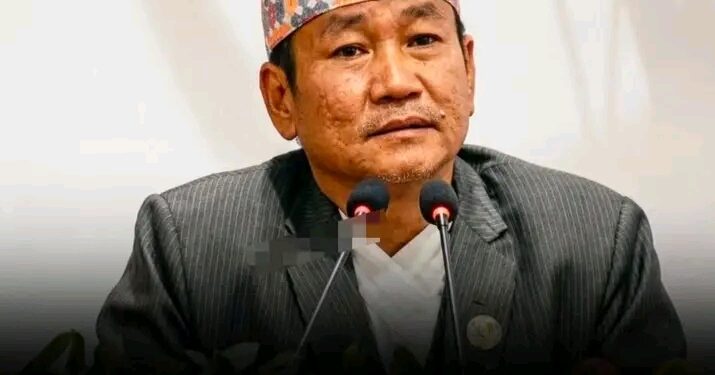 प्रधानमन्त्रीको उपस्थितिबारे संसदमा हर्क साम्पाङको प्रश्न