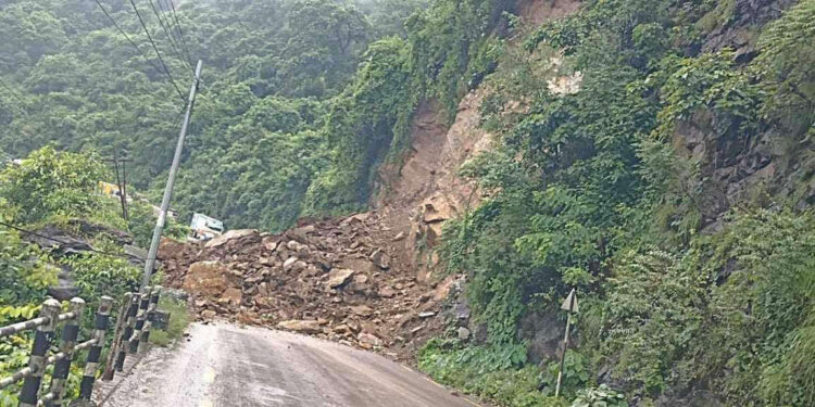 भारी वर्षाको चेतावनीपछि सडक विभाग ‘हाइ अलर्ट’मा