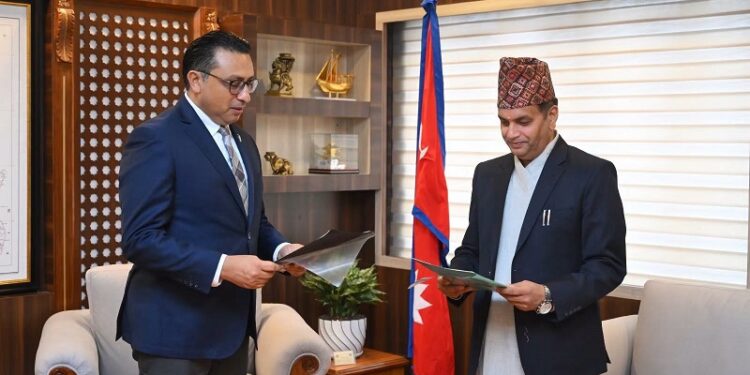 धितोपत्र बोर्डका नवनियुक्त अध्यक्षले लिए शपथ, लगानीकर्ताको हितमा काम गर्न अर्थमन्त्रीको निर्देशन