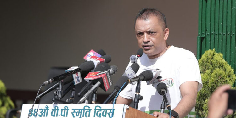 गगन थापाको व्यङ्ग्य : ‘ब्रेक’ नभएको सरकार, ‘ब्रेक’ नभएको प्रतिपक्ष
