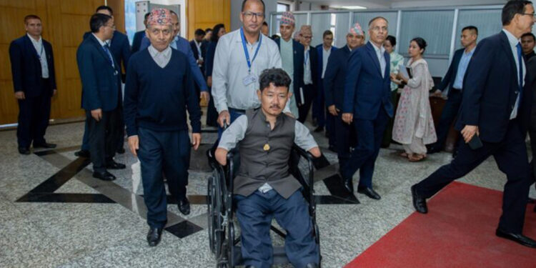 सिंहदरबारमा ह्वीलचियर र सहजकर्ता सेवा सुरु, अशक्त तथा ज्येष्ठ नागरिकलाई सहज