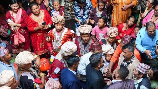 प्रधानमन्त्री शाहले अवलोकन गरे भक्तपुरको ऐतिहासिक नवदुर्गा द्योछें मन्दिर