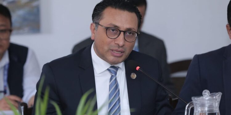 राष्ट्र बैंकको संरचना बारम्बार फेरबदल नगर्न अर्थमन्त्री वाग्लेको सुझाव