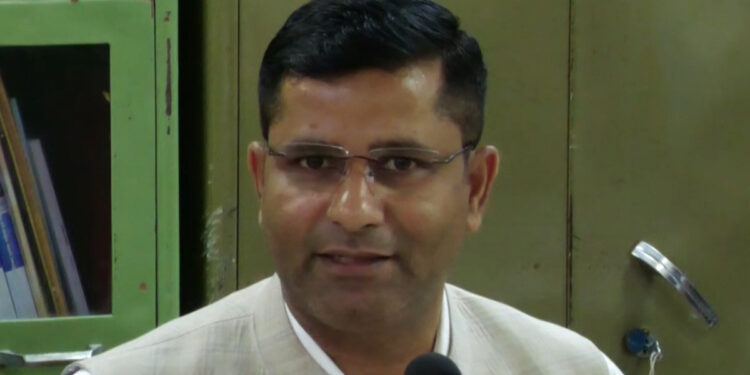 राष्ट्रिय सेवा दल विधेयकमाथि एमाले सांसदको प्रश्न : कुन सेनाको मातहत राख्ने हो ?