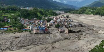 भोटेकोशी बाढीपीडितका लागि देश–विदेशबाट सहयोग जुट्दै, राहत वितरणमा चुनौती