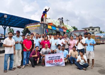 भोटेकोशी बाढीपीडितका लागि कञ्चनपुरका युवाले पठाए राहत सामग्री