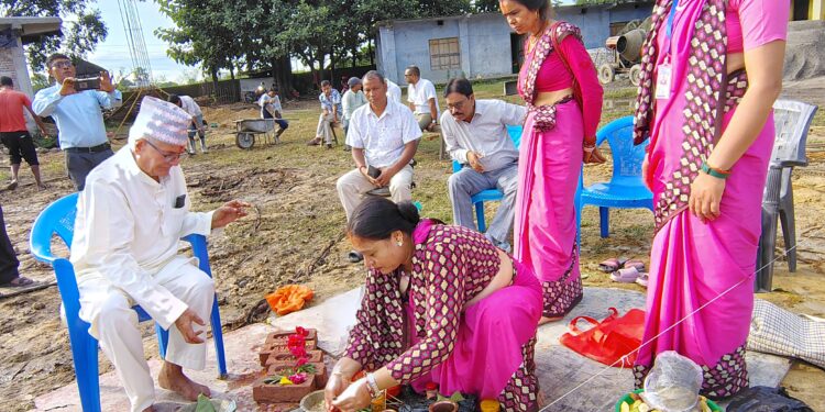 नगर प्रमुख बोहराद्वारा पशुपति आधारभूत विद्यालयको भवन शिलान्यास