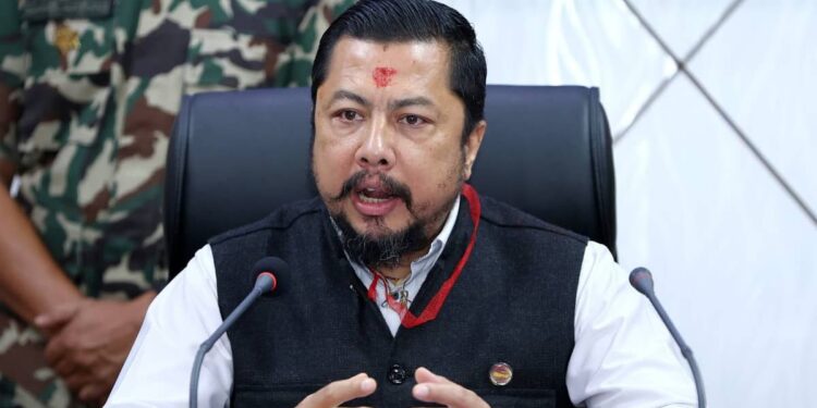 जलविद्युत लाइसेन्सपछि आयोजनाको काम नियमित अनुगमन गर्न ऊर्जामन्त्री श्रेष्ठको निर्देशन